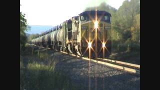 preview picture of video 'CSX action on the Selkirk Branch RT 201 Crossing 9/19/09 Part 2'