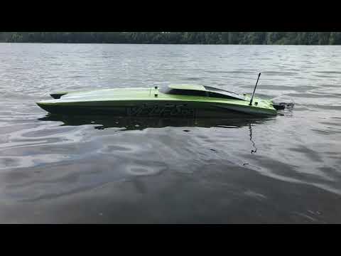 Pro Boat Veles 29  — new Prop— windy and small Waves    4K