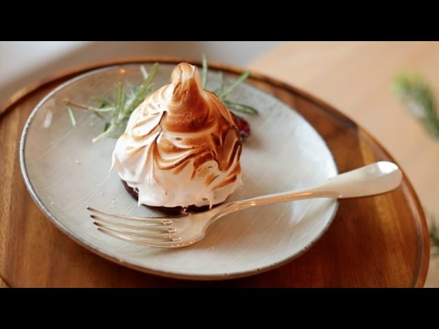 Video Pronunciation of baked Alaska in English