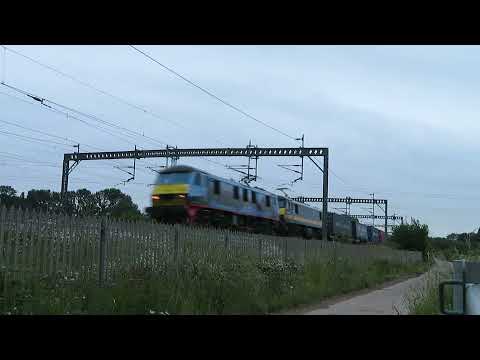 DB Malcolm 90024 & Ex-GC 90026 - 4S47 Containers, Comberford (Tamworth) 28/06/21.