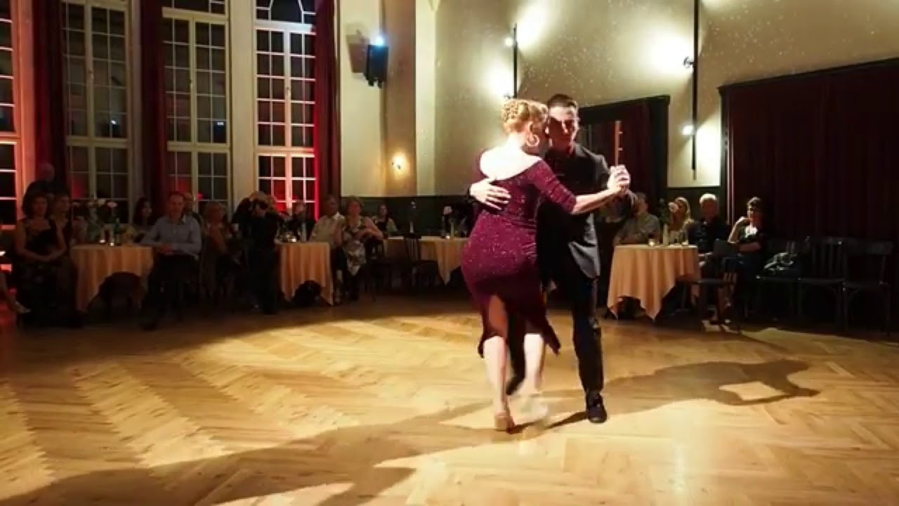 “Danzarín” A. Troilo. Maricel Giacomini, Bruno Gibertoni. Academia “La Flor del Tango” Braunschweig