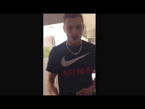 Fritidsledaren rappar