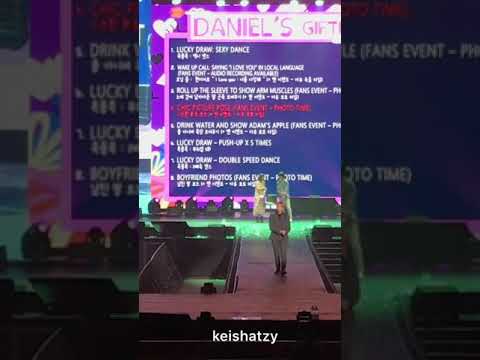 190921 SEXY POSE KANG DANIEL COLOR ON ME FAN MEETING MALAYSIA