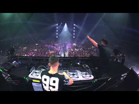 VINAI & HARRISON - Sit Down (Live at Electrox Festival Tokyo 2016)