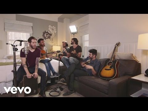 Izal - "Qué bien" on Room Service