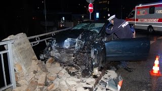 preview picture of video 'Unfall im Kreisverkehr: 24-Jähriger in Lebensgefahr (Dillenburg/Hessen)'