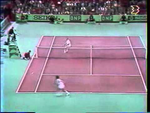 McEnroe attack Michael Chang - Fantastic Point