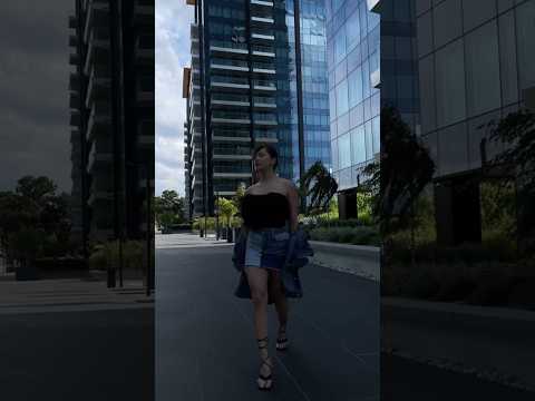 Hey, guys! Mâine lansăm “Into the light”, alături de Sickotoy. 🕯️  #sickotoy #romania #dayana