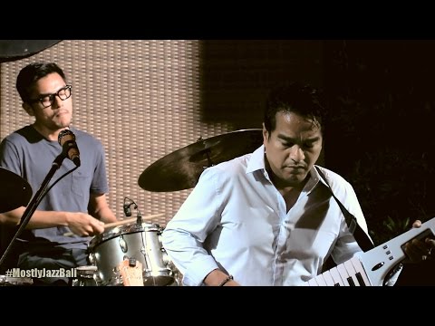 Indra Lesmana Keytar Trio - The Way You Look Tonight @ Mostly Jazz in Bali 08/01/2017 [HD]