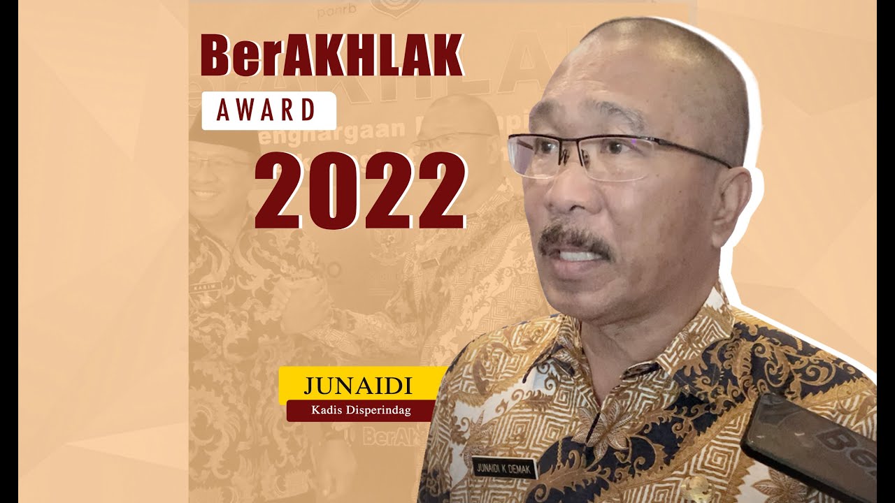 Kadis Disperindag Kota Gorontalo Peroleh Penghargaan pada BerAKHLAK Awards 2022