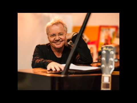 Video thumbnail for Shir Baradio - שיר ברדיו