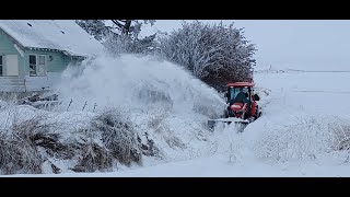 72 inch Berco Snowblower Quick Attach on a Branson 5520 CH Tractor , a snowblower by Bercomac