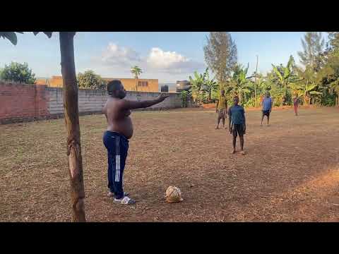 Ku muyumbo jay squeezer yahakoreye amabara