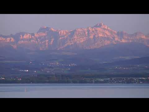 Das Säntismassiv der Schweizer Alpen im Licht der untergehenden Sonne