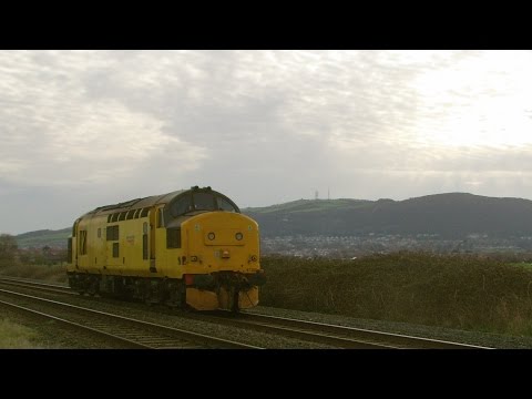 Prestatyn 16.4.2015 - 97302 Network Rail light engine - class 37 97