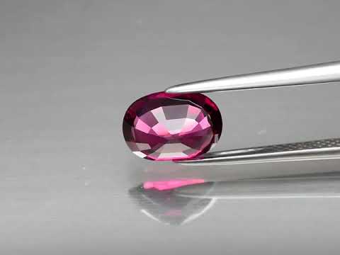 Natuurlijk Rhodoliet Granaat Ovaal Kleur Paarsachtig roze 2,07 ct.