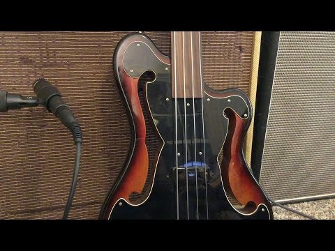 Eastwood EUB-1 Fretless Bass