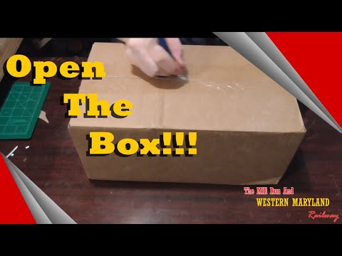 My latest purchase from Trainz.com, what's in the box? Vintage Or New? Model Trains or hardware?