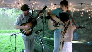 01 Elephant Revival Trio 2011-07-24 Over the River