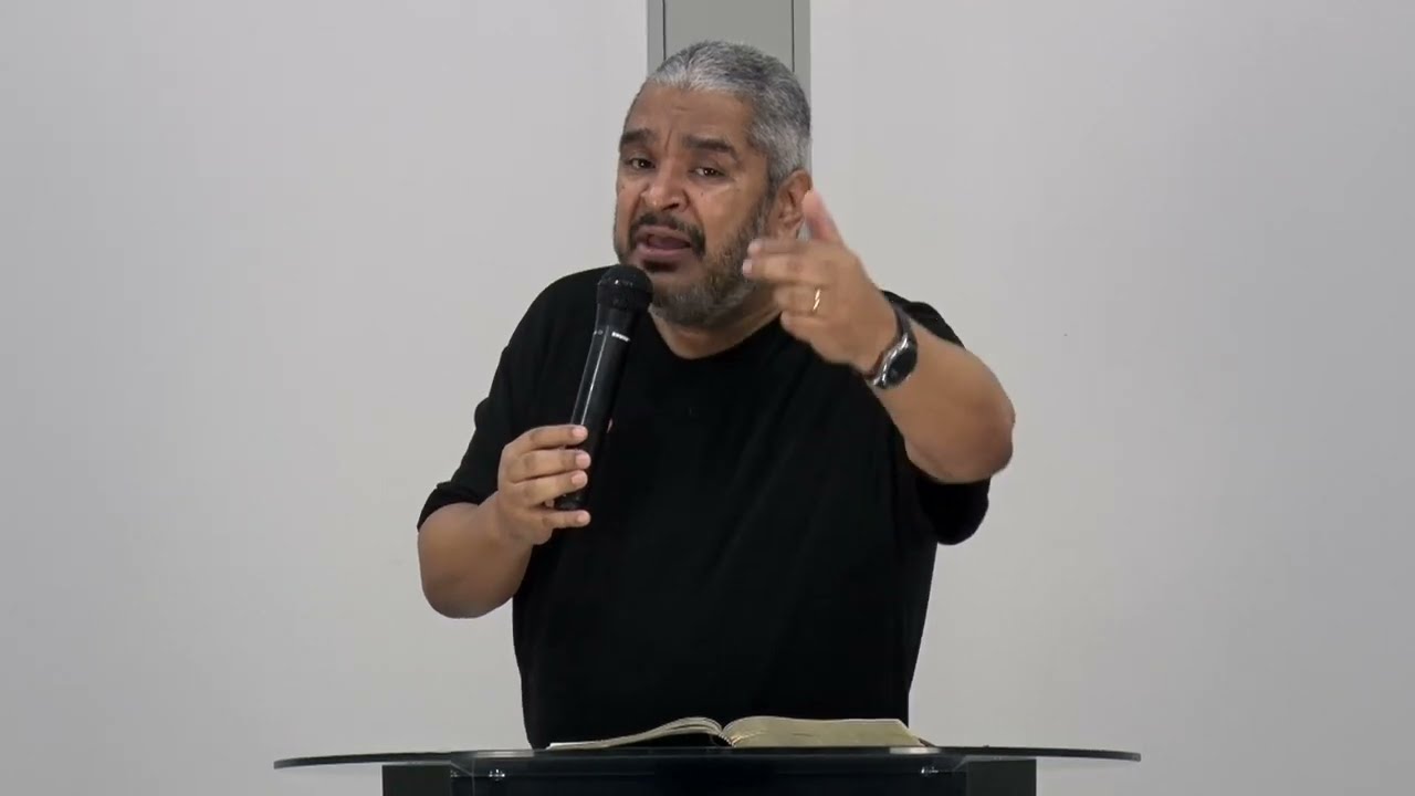 Atos 16:16-18 (Pitonisa)