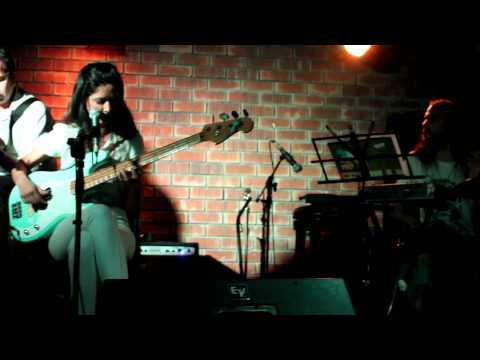 The Aprons - This Time (live)