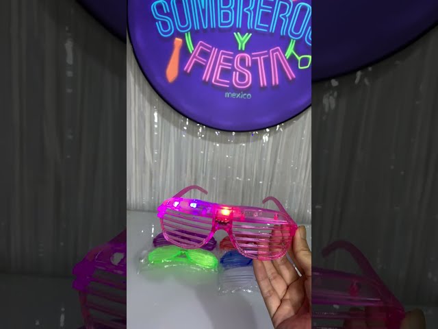 Vídeo relacionado con MAISITOO 16 PCS Gafas Fiesta, Gafas Led Fiesta, Gafas Coloridas, Accesorios de Fiesta Esenciales para Fiesta en la Piscina, Cumpleaños, Despedida de Soltera, Carnaval, Gafas de Sol Niño, Viajes