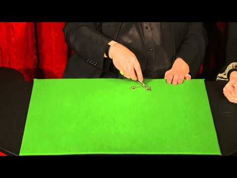 The Linking Rings or Dark Room / D. Duvivier