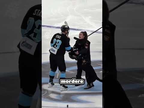 Mai accarezzare un cane sbirro😳 (@khokkeynaya_dasha)