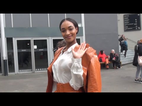 FASHION WEEK PARIS    EXIT BALMAIN .