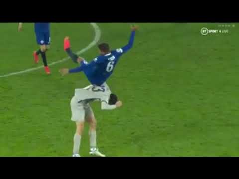 Roko Simic dangerous challenge on Thiago Silva