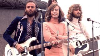 Bee Gees -  Living In Chicago  1973