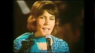 Helen Reddy Keeps on Singing