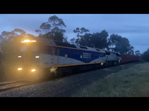 Down 9171 QUBE Ultima Hay container train with RailFirst G515 and VL356 headed for Ultima 13/10/2024