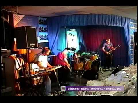 Queens of the Stone Age - Live at Vintage Vinyl 07/23/2000