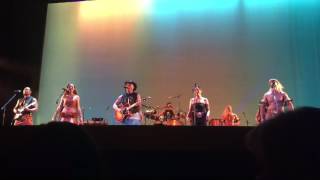 Opetaia Foa&#39;i performing live at Moana