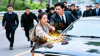 鄉下女孩1掌攔住失控轎車，原本嫌棄她的總裁瞬間心動卸下窮裝當場求婚，得知她被人欺負帶著100個保鏢到場護妻！#短劇 #甜寵 #瑪麗蘇 #總裁灰姑娘