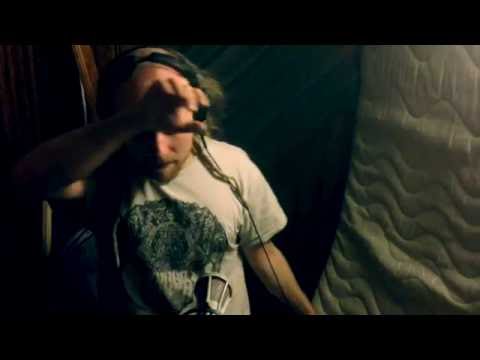 LEEVINI - ONOMATOPOEETTINEN RUNOILIJASEURA (2016) [OFFICIAL MUSIC VIDEO]