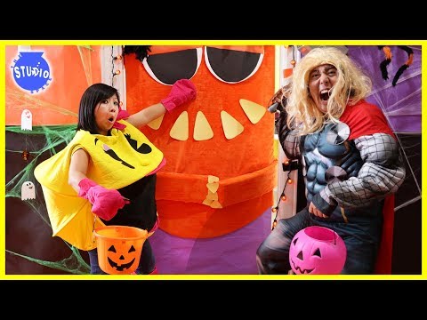 DON'T Trick or Treat Wrong Door!! Scary Halloween Doors + What's in the Box