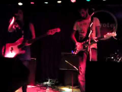 Bedroomdrunk - Porcelain Fries (live @ Peyote, Istanbul)