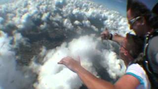preview picture of video 'Stephen Carberry  Sky dive'