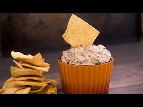 Delicious Dips: Caramelized Onion Dip by Trisha Yearwood | Rachael Ray Show