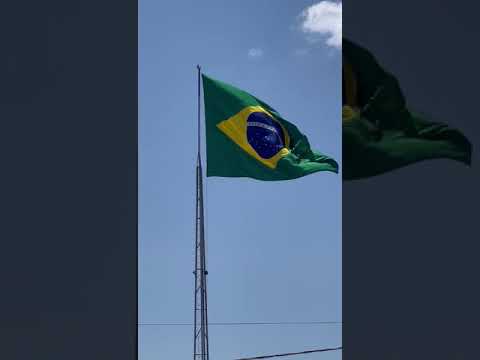 bandeira do Brasil em Santa Carmem MT, em frente à prefeitura municipal