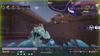 Marvel Rivals - Venom dive bombs Wolverine