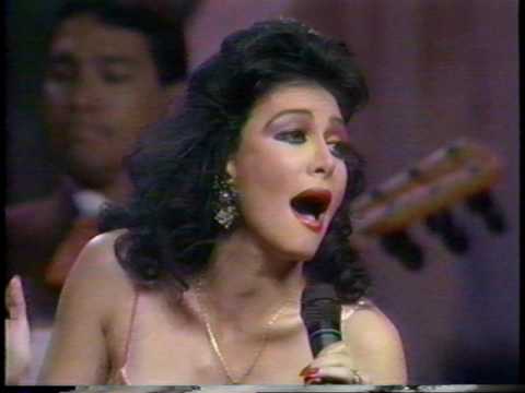 Beatriz Adriana "La Tequilera" Quevole y Copitas de Mezcal"