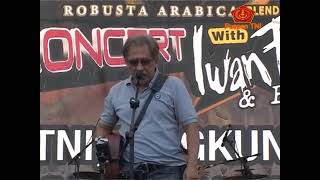 Download lagu Konser Iwan Fals Di Mabes TNI Cilangkap 2014 Dalam Rangka Pencanangan GERAKAN TNI mp3