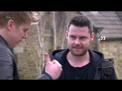 Aaron and Robert being insanely cute for almost 5 minutes