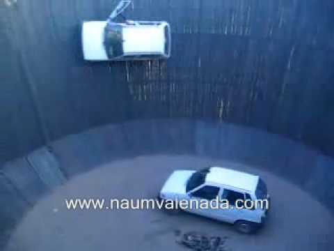 Parede da morte com dois carros e duas motos