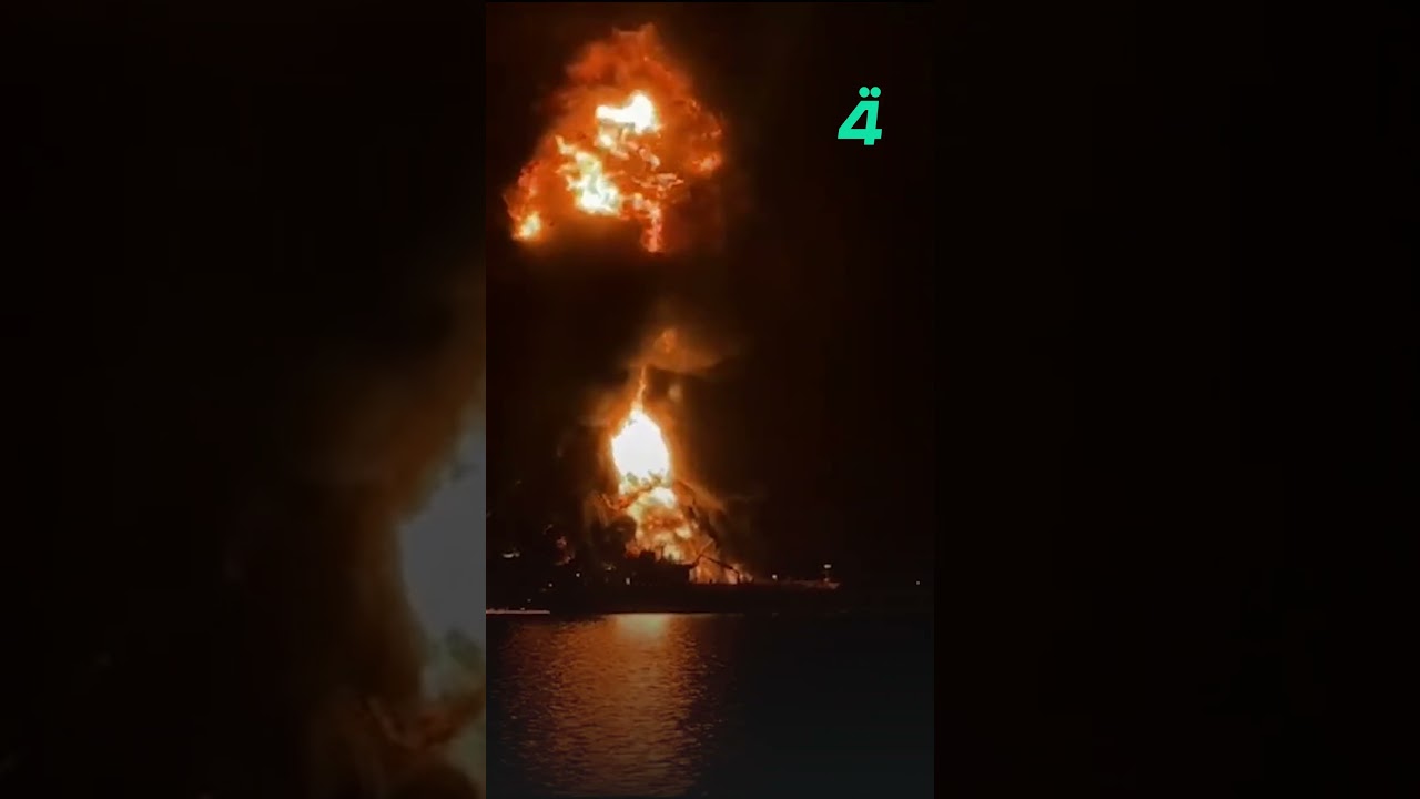 فيديو | تعرض ناقلة نفط أجنبية لاستهداف قرب ميناء أم قصر في البصرة