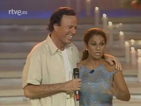 Julio Iglesias  Gozar la vida & Mal Acostumbrado 26 06 2000   RTVE es