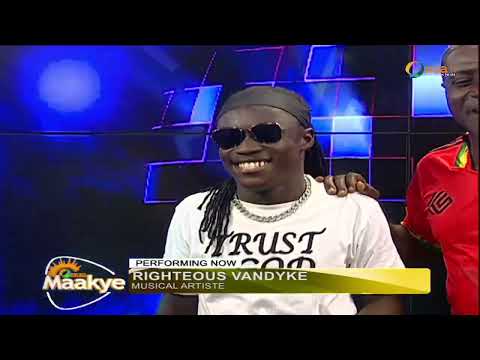Righteous Vandyke Solid 25min performance of different highlife songs with "Amponsa" rhythm